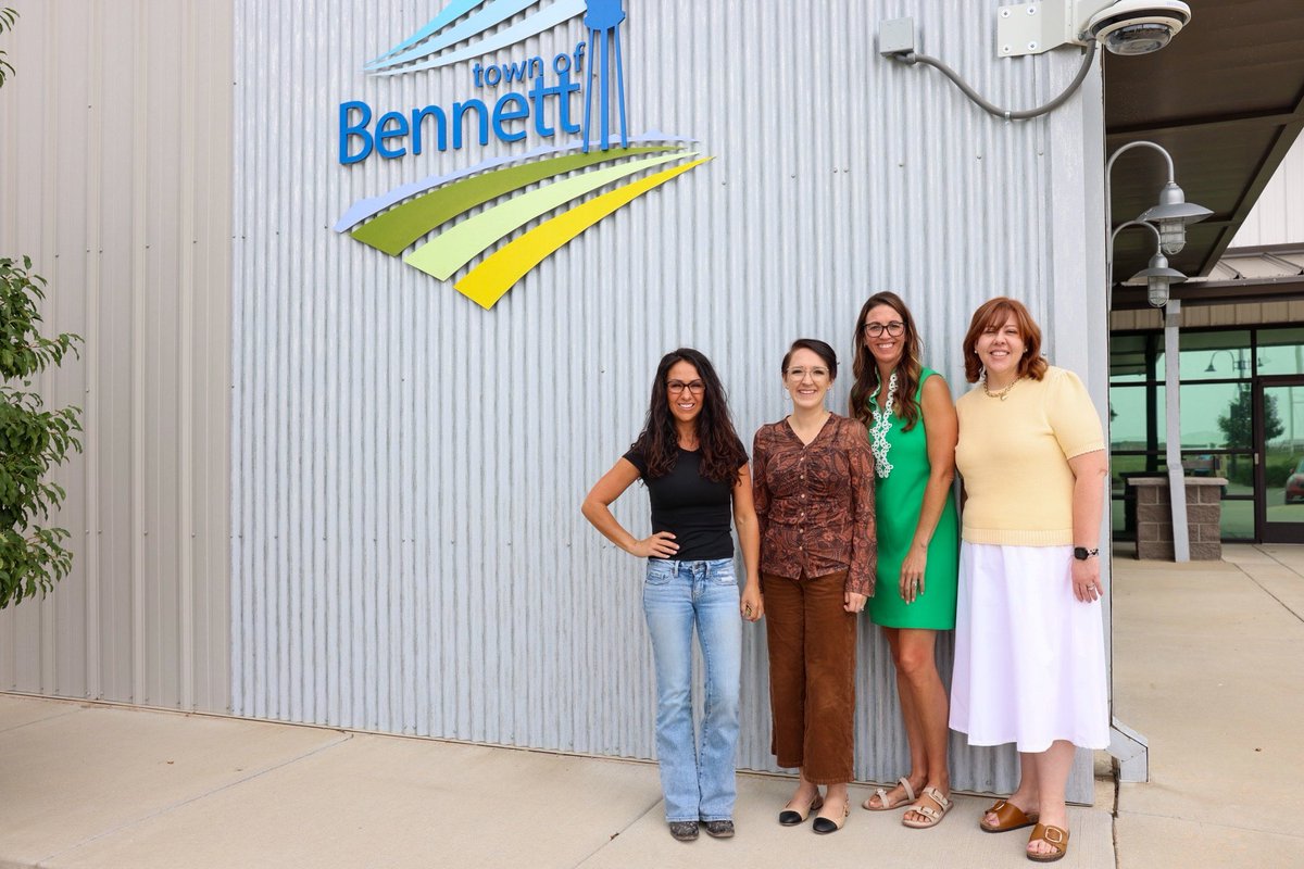 Bennett Mayor Whitney Oakley