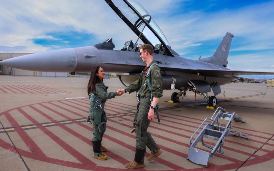 CLB F-16